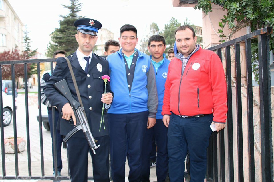 Gençler Polis Haftasını Unutmadılar