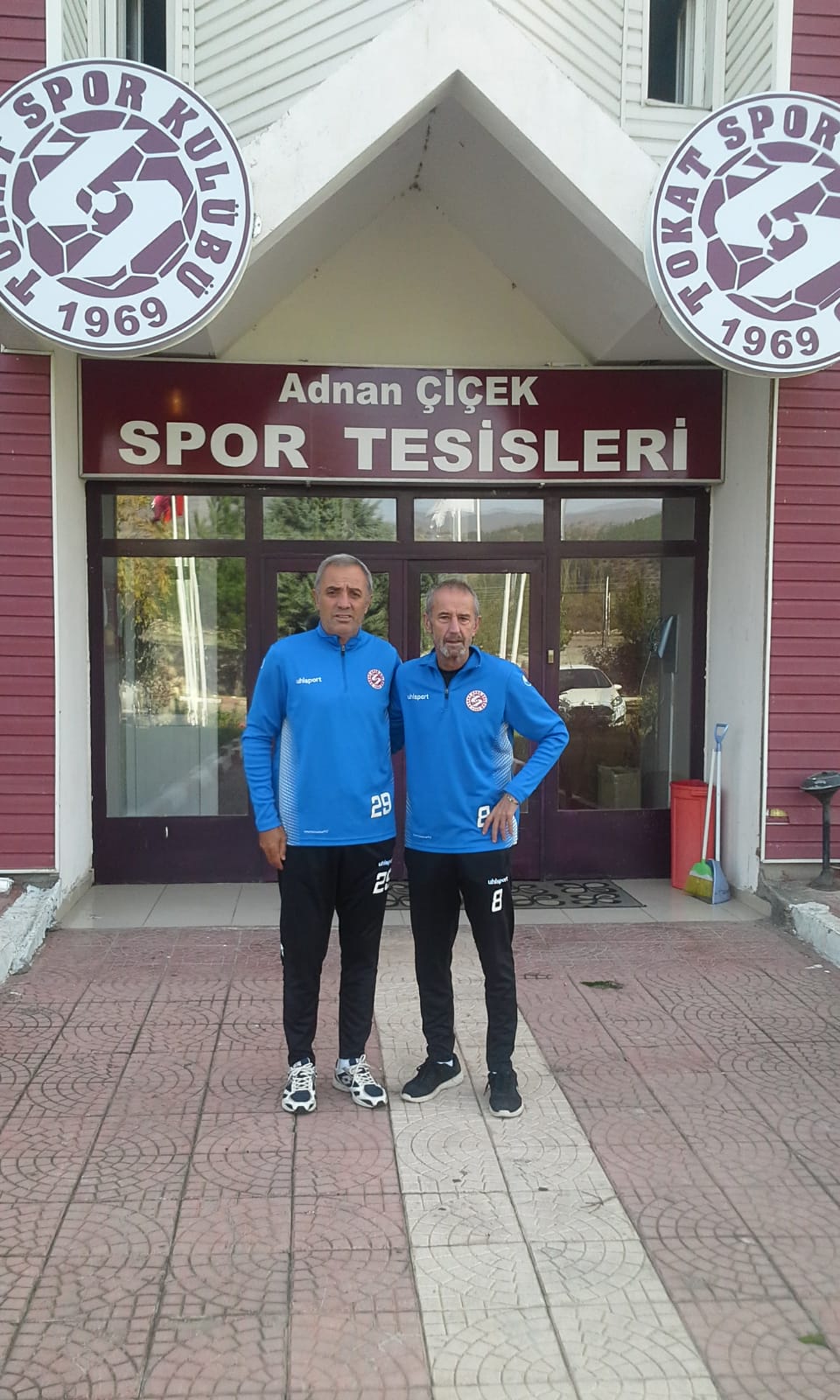 Kırşehirli hemşehrimiz Sinan Özdoğan, geçtiğimiz hafta bir yıllık sözleşmeye imza attı.  Tokatspor’a Kırşehirli Transferi