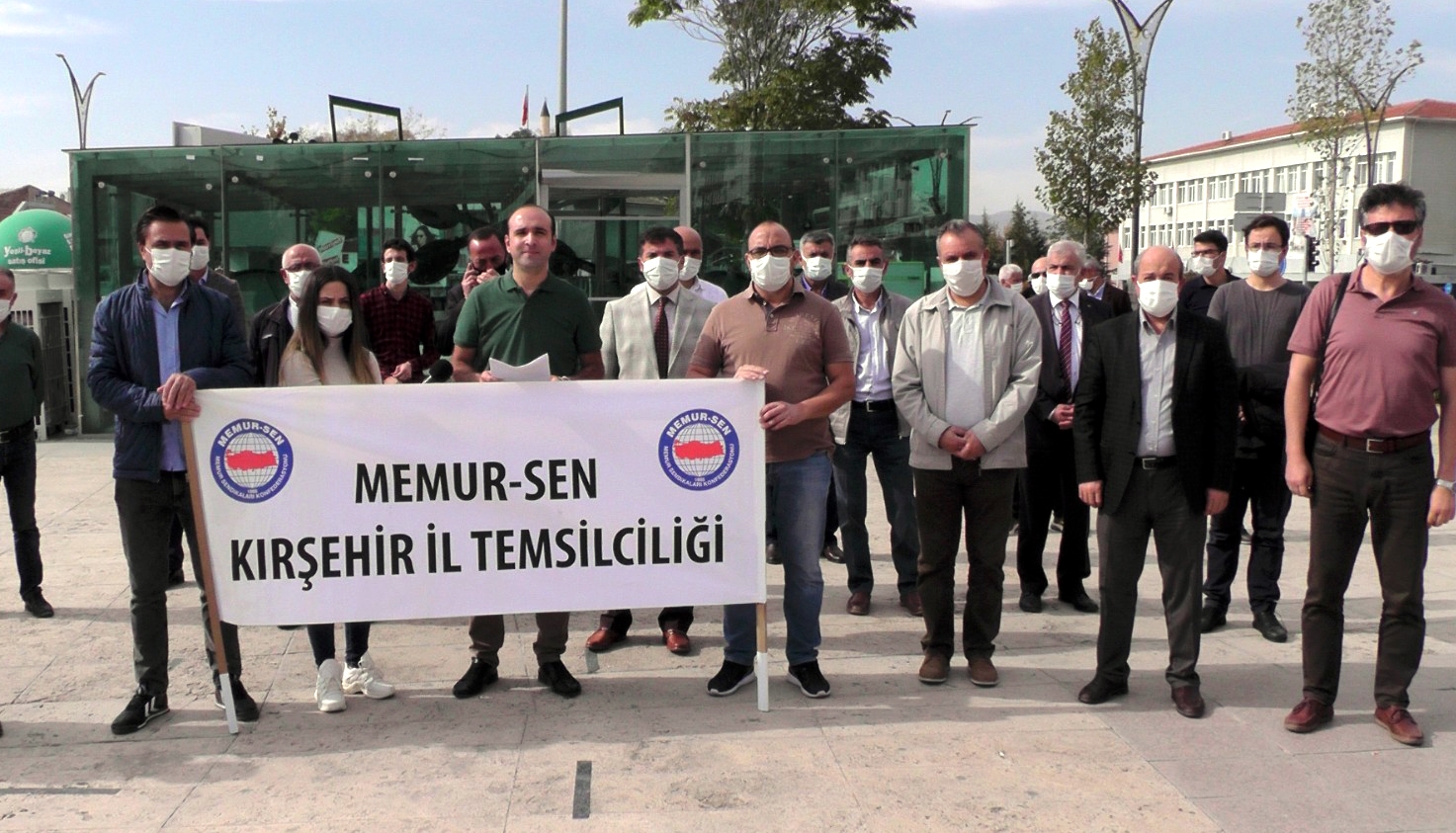 Memur-Sen, Macron’un İslam karşıtı açıklamalarını protesto etti